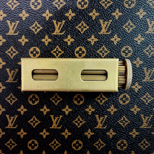 Британская конфиннум Cantis Pure Copper Sigarette Liger 70 -миллиметровая антикварная сигарета.