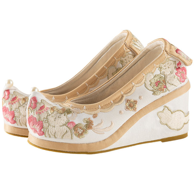 [Cat Bell] ເກີບ bow bow ງາມແລະ versatile ມີ embroidery ແບບຈີນແລະ heels wedge