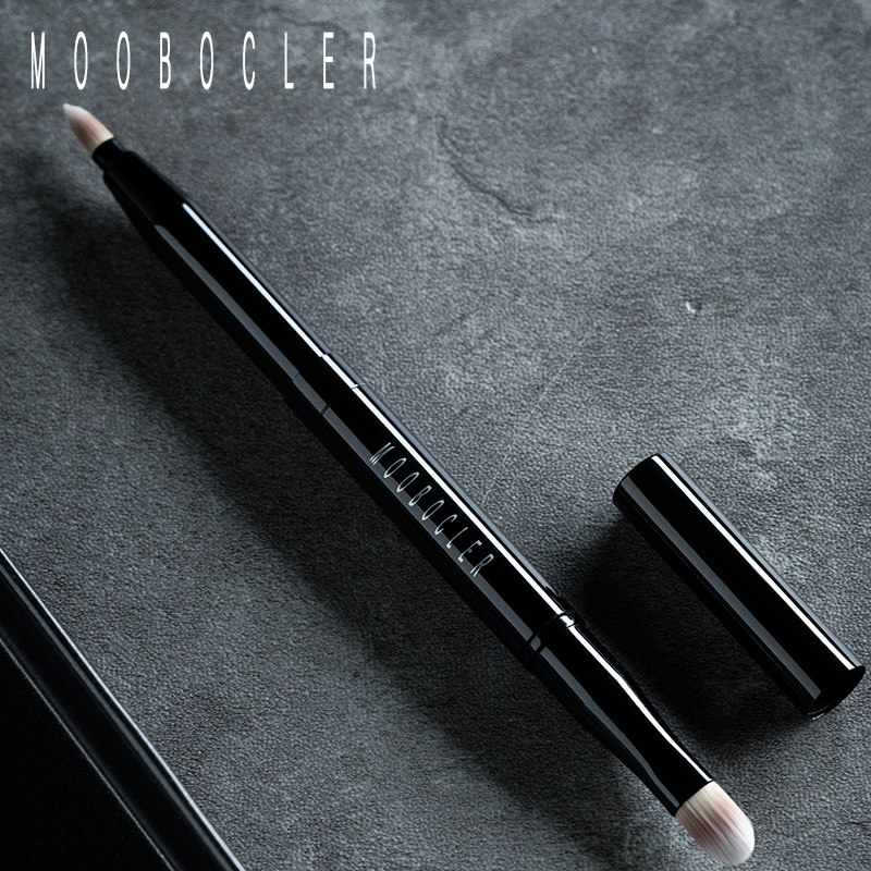 Portable with double head telescopic lip brushed soft hair with cover flawless eye shadow brush portable female lipstick red makeup brush a load-Taobao