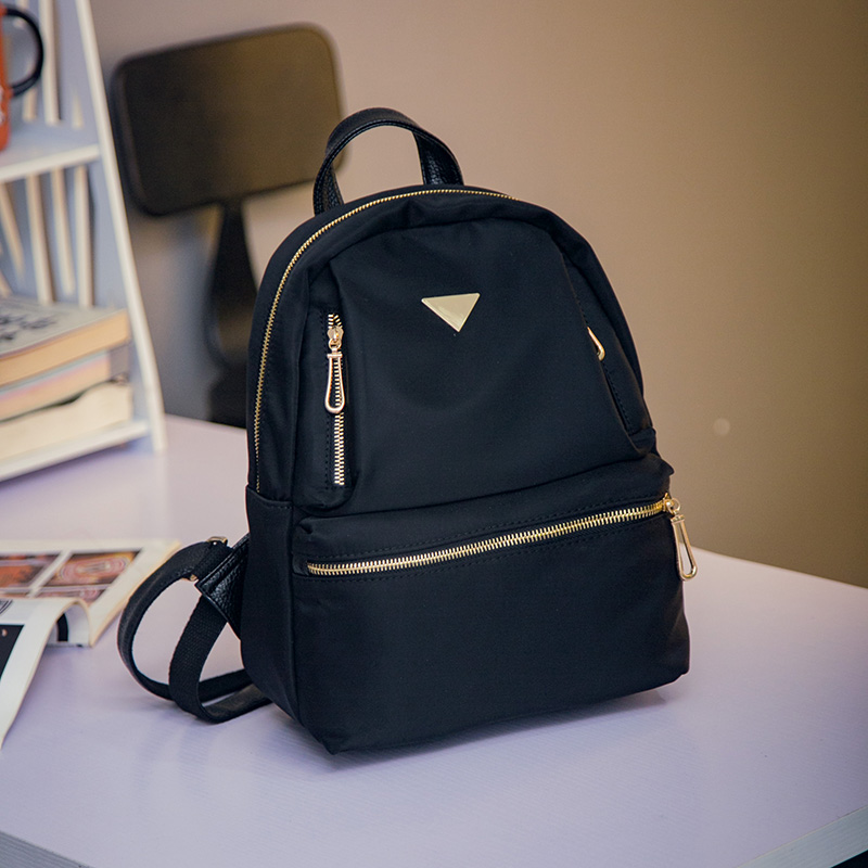 Autumn and winter simple lightweight waterproof nylon new Japanese and Korean fashion British leisure travel backpack women's backpack women's bag