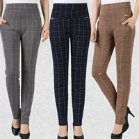 Quần dài của phụ nữ trung niên và già mùa xuân và mùa thu eo co giãn cỡ lớn quần legging nữ trung niên mùa thu quần mẹ tải chân quần lót mặc váy