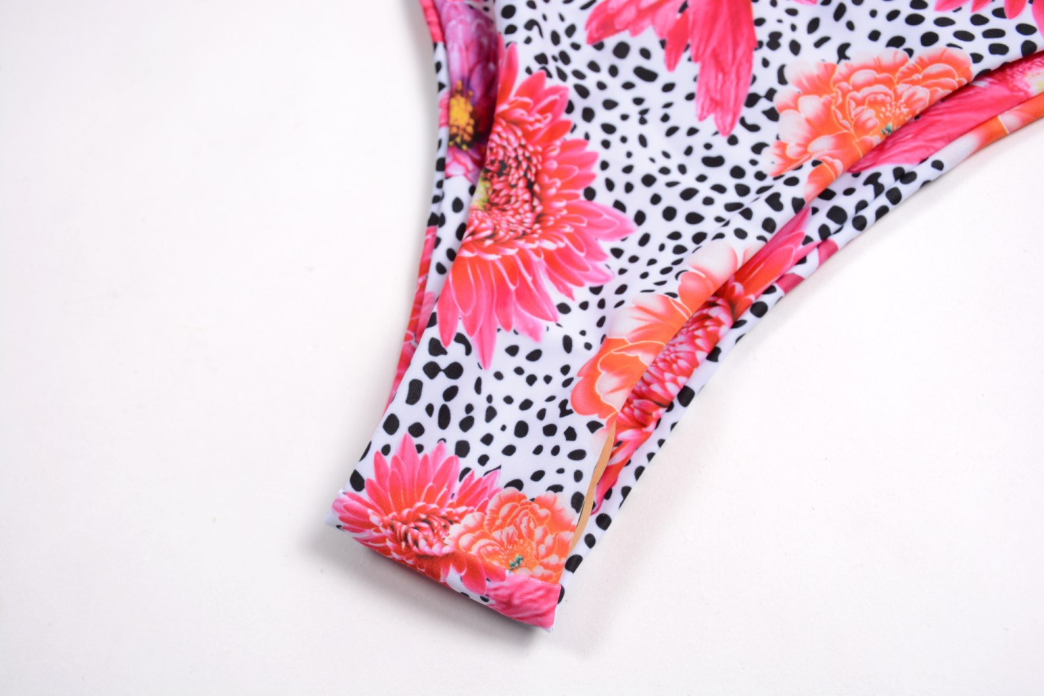 2018 mới châu Âu và Mỹ chấm in áo tắm nữ chia nhỏ gợi cảm bikini màu rắn tam giác bikini bikini - Bikinis thoi trang ao tam