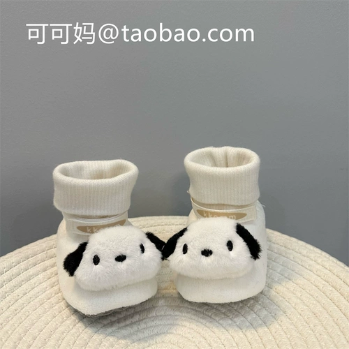 Осенне-зимняя утолщенная обувь и носки для новорожденных мальчиков и девочек в возрасте от 0 до 1 года на мягкой подошве, универсальная нескользящая обувь на каблуке и бархатная хлопковая обувь для защиты ног