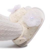 B159 цветы бежевые