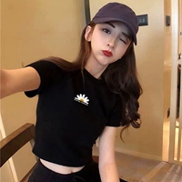 Черная маленькая ромашка 4