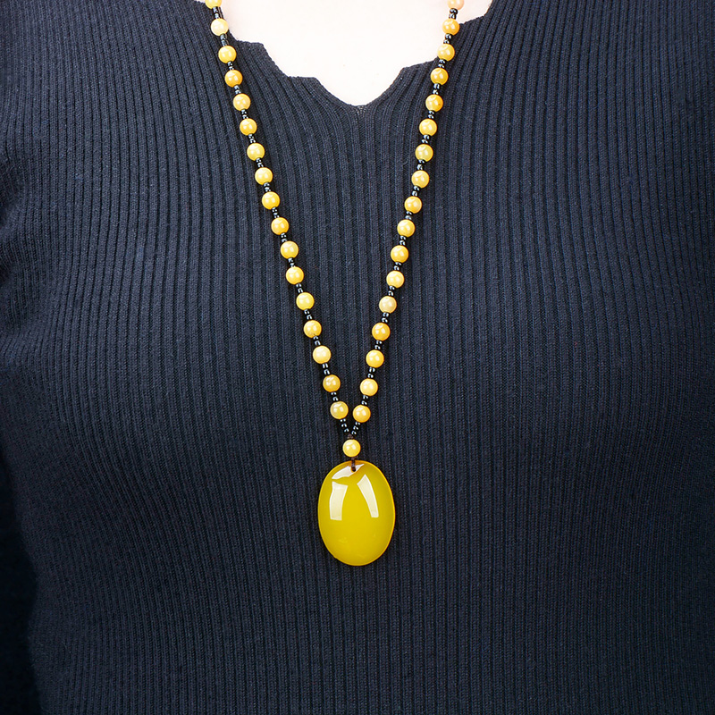 Australian Yellow Jade Medullary Necklace Supervirgin Stone Egg Noodle Fashion 100 Hitch Women's Jade Fur Coat Necklace Pendant