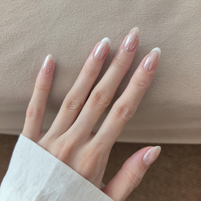 Handmade Polka Dot French Manicure, Hailey Style Short Oval Nails, 2026 New Model, High-End Feel, Suitable for Wedding Photos Handmade Polka Dot French Manicure, Hailey Style Short Oval Nails, 2026 New Model, High-End Feel, Suitable for Wedding Photos