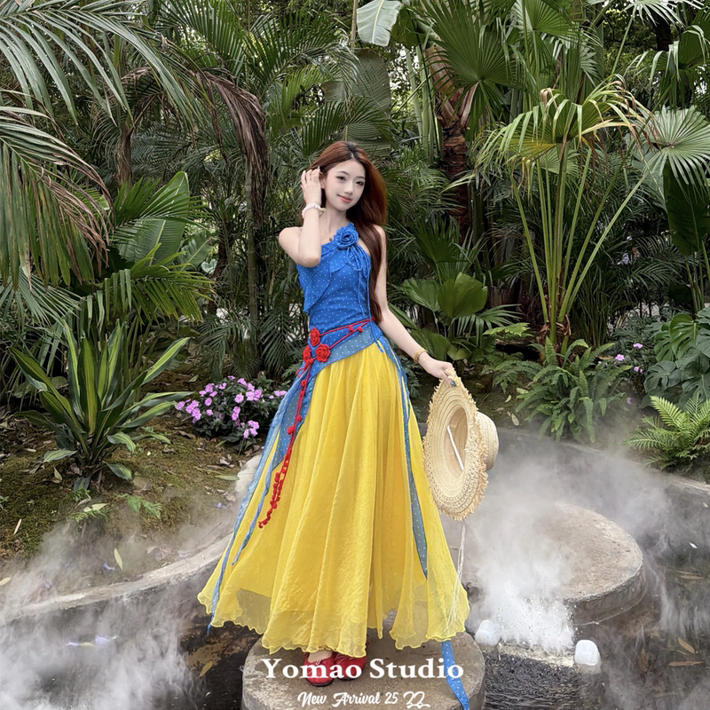 Xinjiang, Western Sichuan, Yunnan, Dali Travel Dopamine Style Outfit: Blue Polka Dot One-Shoulder Top and Skirt Set Dress