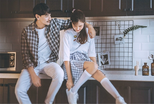 Летний новый фильм башня платье платье тема Съемка одежда мода личность вне пейзажа туристическая улица