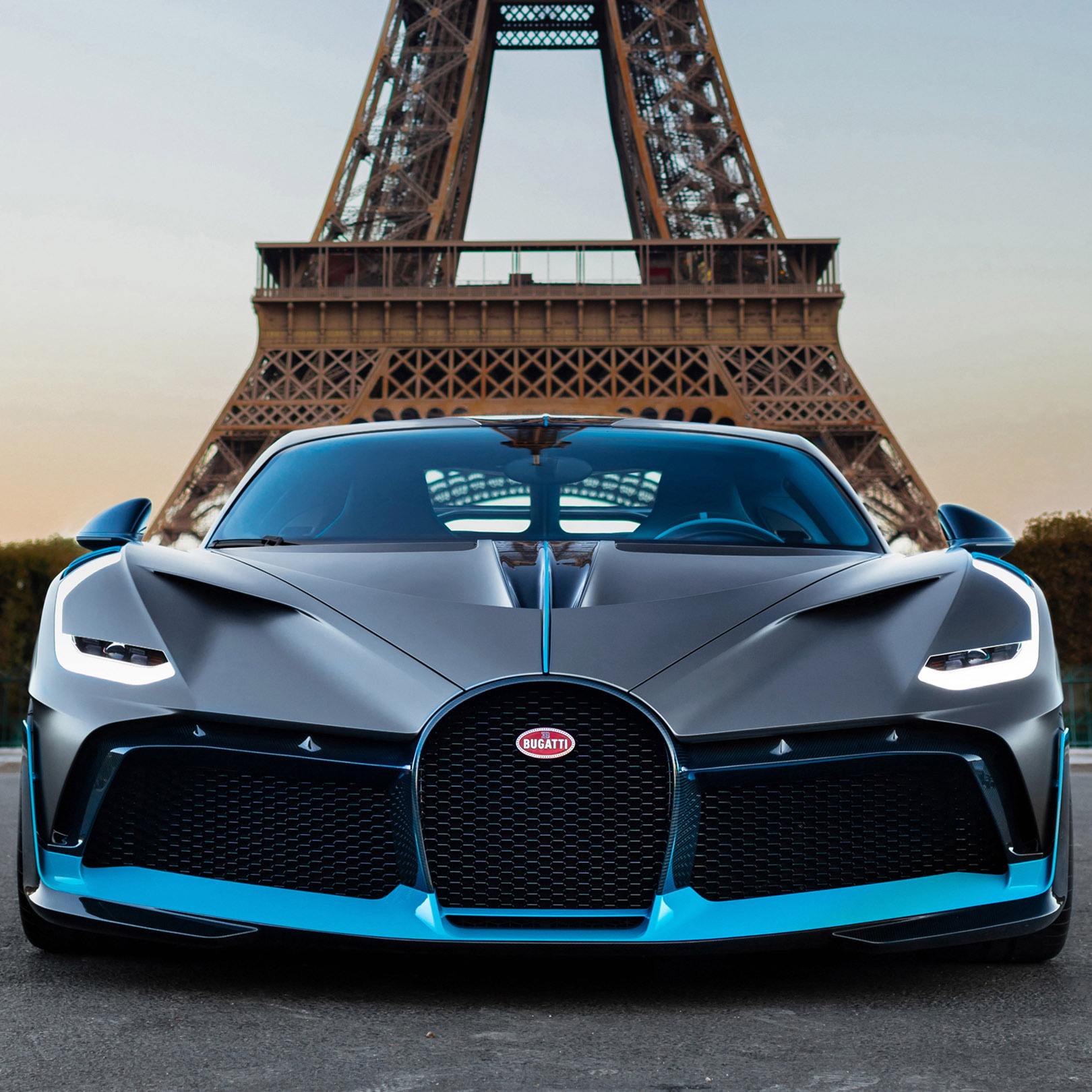 Children's electric car Bugatti baby four-wheel remote control toy car can sit on super large children's sports car