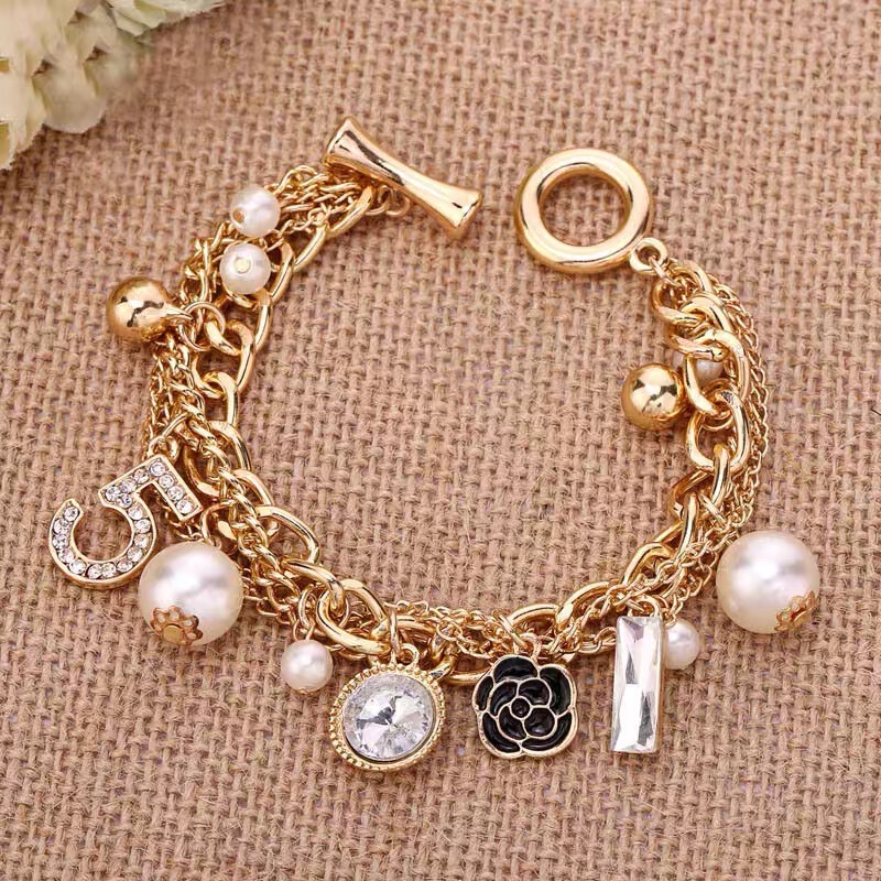 【Light Shop】Multi-Layered Pearl Bracelet with Flower Number 5, European and American Style Heavy Metal Chain Bracelet Jewelry 【Light Shop】Multi-Layered Pearl Bracelet with Flower Number 5, European and American Style Heavy Metal Chain Bracelet Jewelry