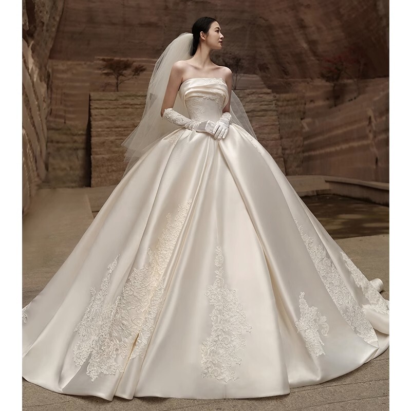 French Satin Wedding Dress Bride 2026 New Luxury High-End Travel Photography Runaway Princess Style Simple Heavy Craftsmanship Main Dress French Satin Wedding Dress Bride 2026 New Luxury High-End Travel Photography Runaway Princess Style Simple Heavy Craftsmanship Main Dress