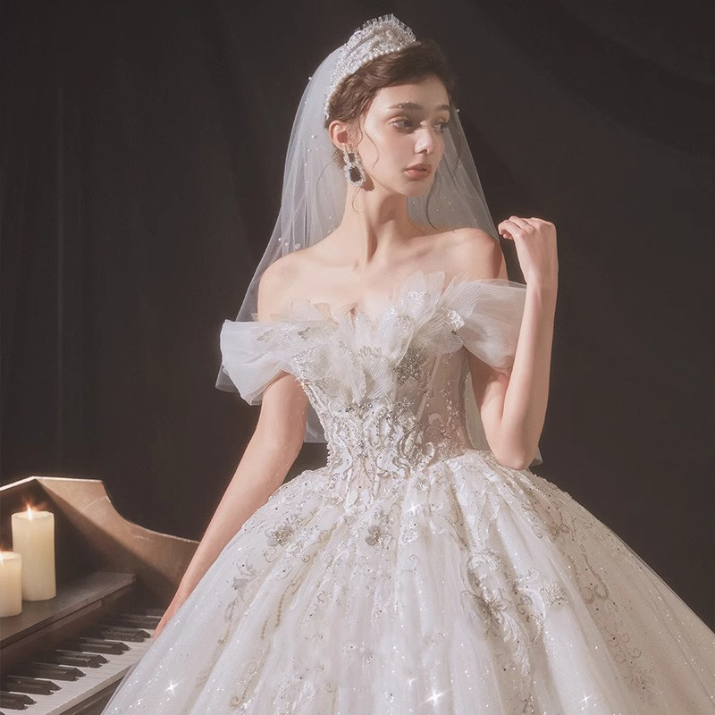 Французское свадебное платье на одно плечо bride 2025, новая основная пряжа, высококачественное ощущение маленькой ретро-принцессы, пряжа на исходе