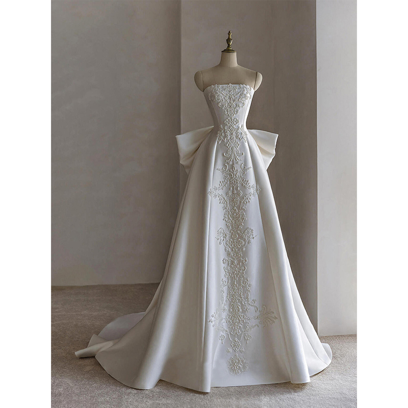 Satin Light Wedding Dress for Petite Brides, Strapless, High-End, Suitable for Welcoming Guests and Going Out, Elegant Wedding Dress with a Small Train