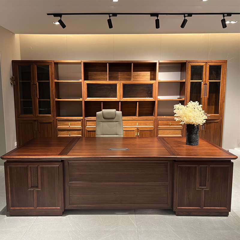 Solid wood boss desk, president's desk, high-end atmosphere, new Chinese-style log, chairman, boss, desk and chair combination