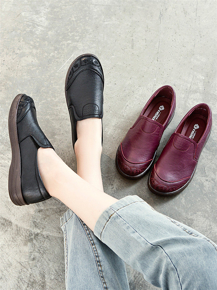 Mother's shoes soft sole shoes comfortable flat non-slip elderly grandma leather shoes ethnic style middle-aged and elderly women's shoes spring and autumn