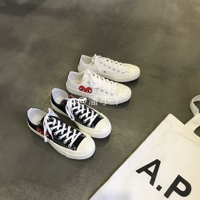 Giày vải nữ sinh viên phiên bản Hàn Quốc của Harajuku ulzzang đáy phẳng hoang dã với tình yêu đôi giày nhỏ màu trắng retro hương vị Hồng Kông