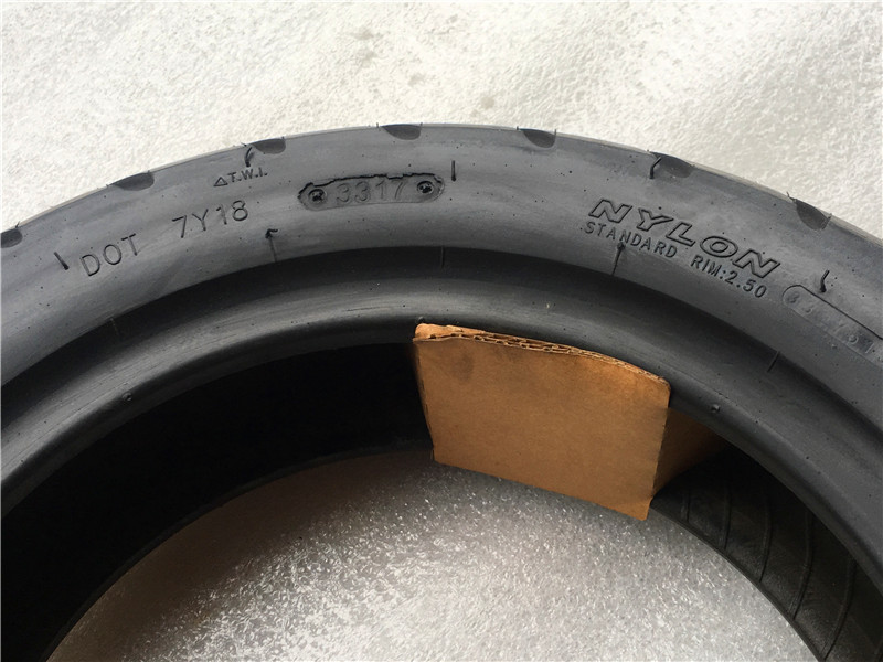 Lốp chân không nguyên bản 100 / 90-10 Yamaha Honda đạp xe máy lốp sau 10090-10 lốp chân không - Lốp xe máy lốp xe máy nào tốt nhất