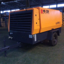 Manufacturer direct selling red five-ring medium diesel mobile screw air compressor HG650-13C