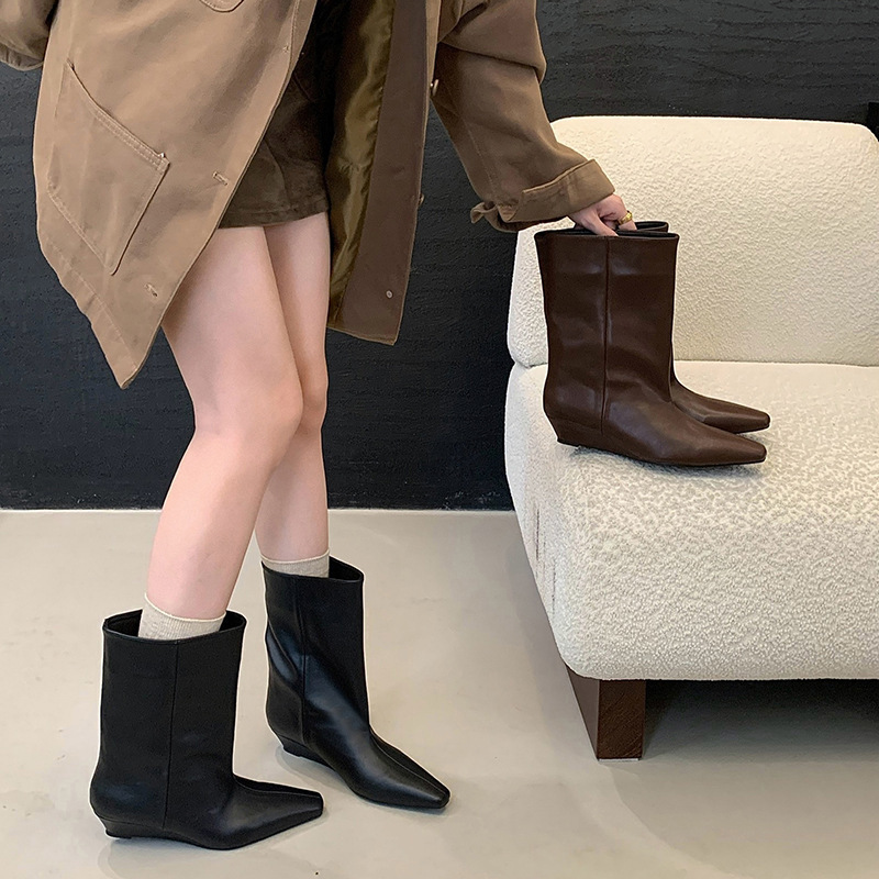 Mao Qiqi New Autumn and Winter Low-Heeled Boots, Small Square Toe Short Boots, French Wedge Mid-Heel Short Boots, Solid Color Straight Boots for Women Mao Qiqi New Autumn and Winter Low-Heeled Boots, Small Square Toe Short Boots, French Wedge Mid-Heel Short Boots, Solid Color Straight Boots for Women