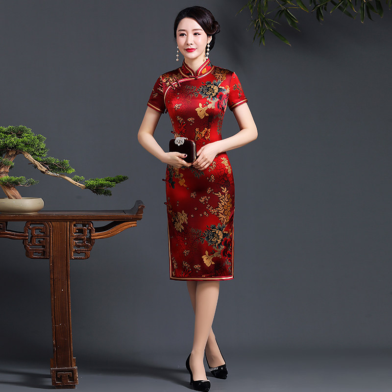 The new high - end silk silk dress in 2021 - Mom's wedding banquet