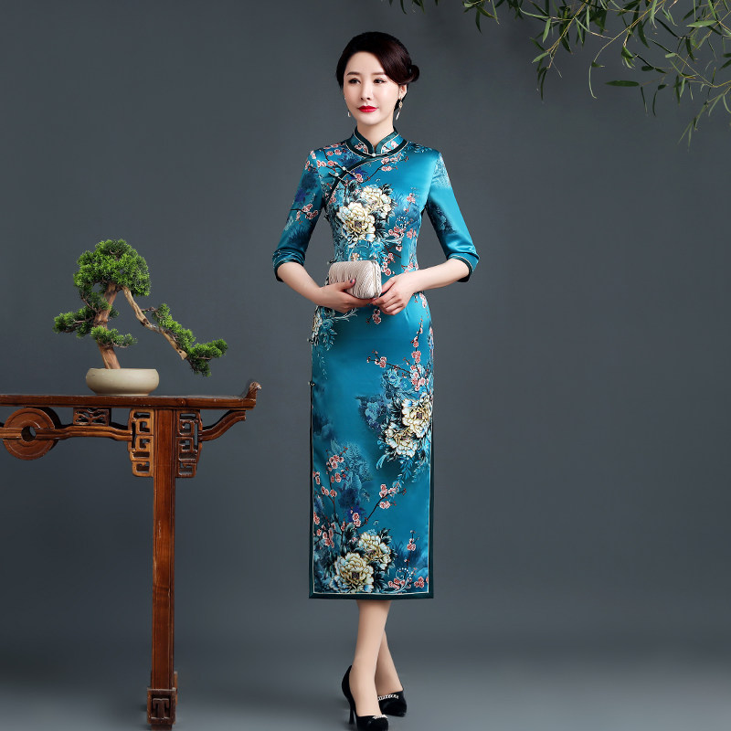 High-end cheongsam 2022 new Chinese style temperament middle-aged female mother noble fashion daily cheongsam skirt spring and autumn