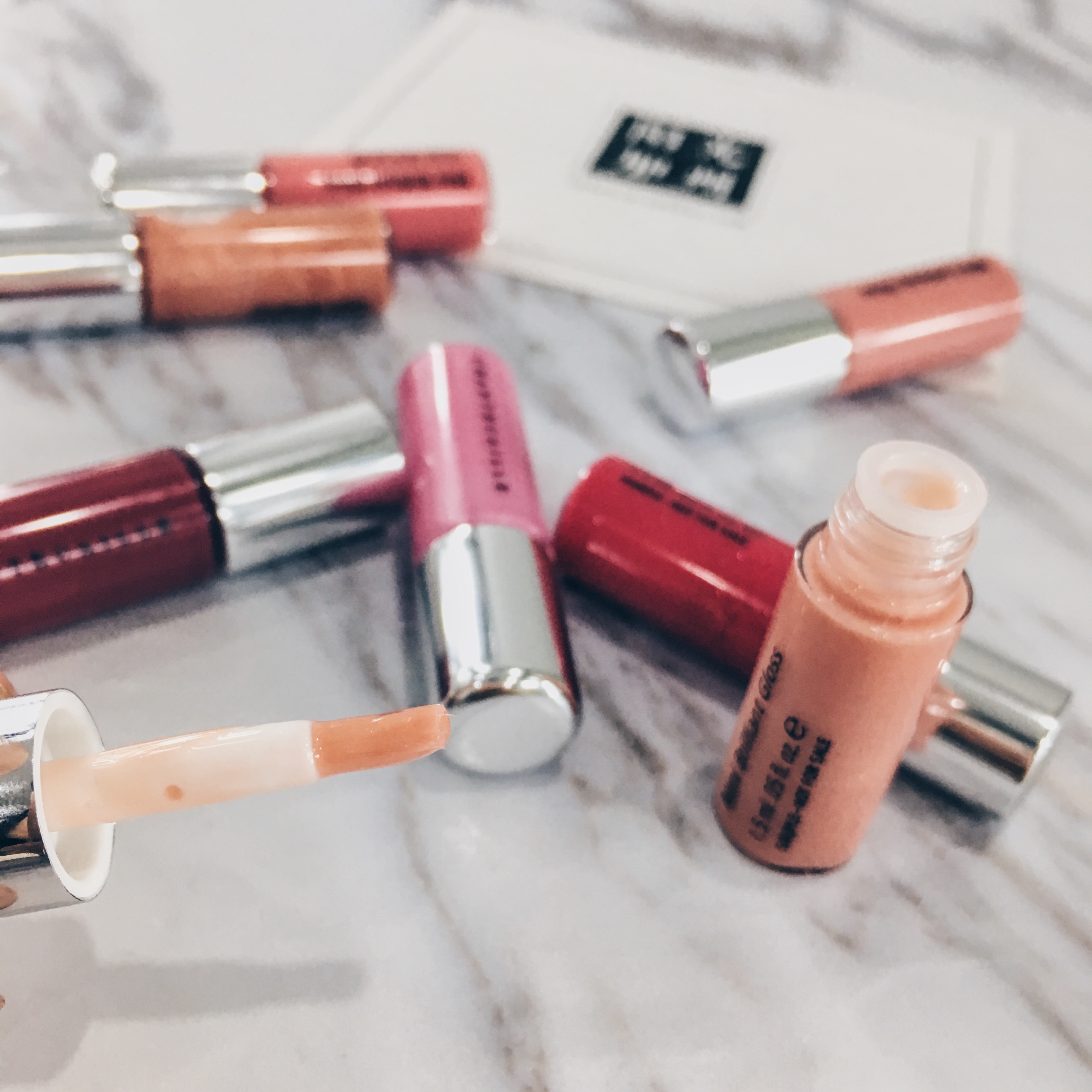 Chantecaille người Mỹ bản địa / 卡 卡 Bright Lip Gloss Lip Gloss 1.5ML Nhiều màu tùy chọn 	son bóng romand 01	
