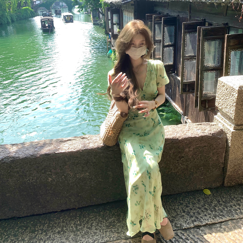 Xxiiuu 【Limited Stock】 Green Floral Dress with Deep V-Neck, Elegant Flutter Sleeves, Long Dress, Vacation Dress