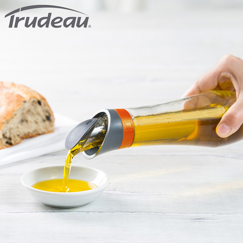Oil pot Canada Trudeau home kitchen glass sesame oil bottle automatic opening and closing seasoning bottle Soy sauce bottle Oil bottle