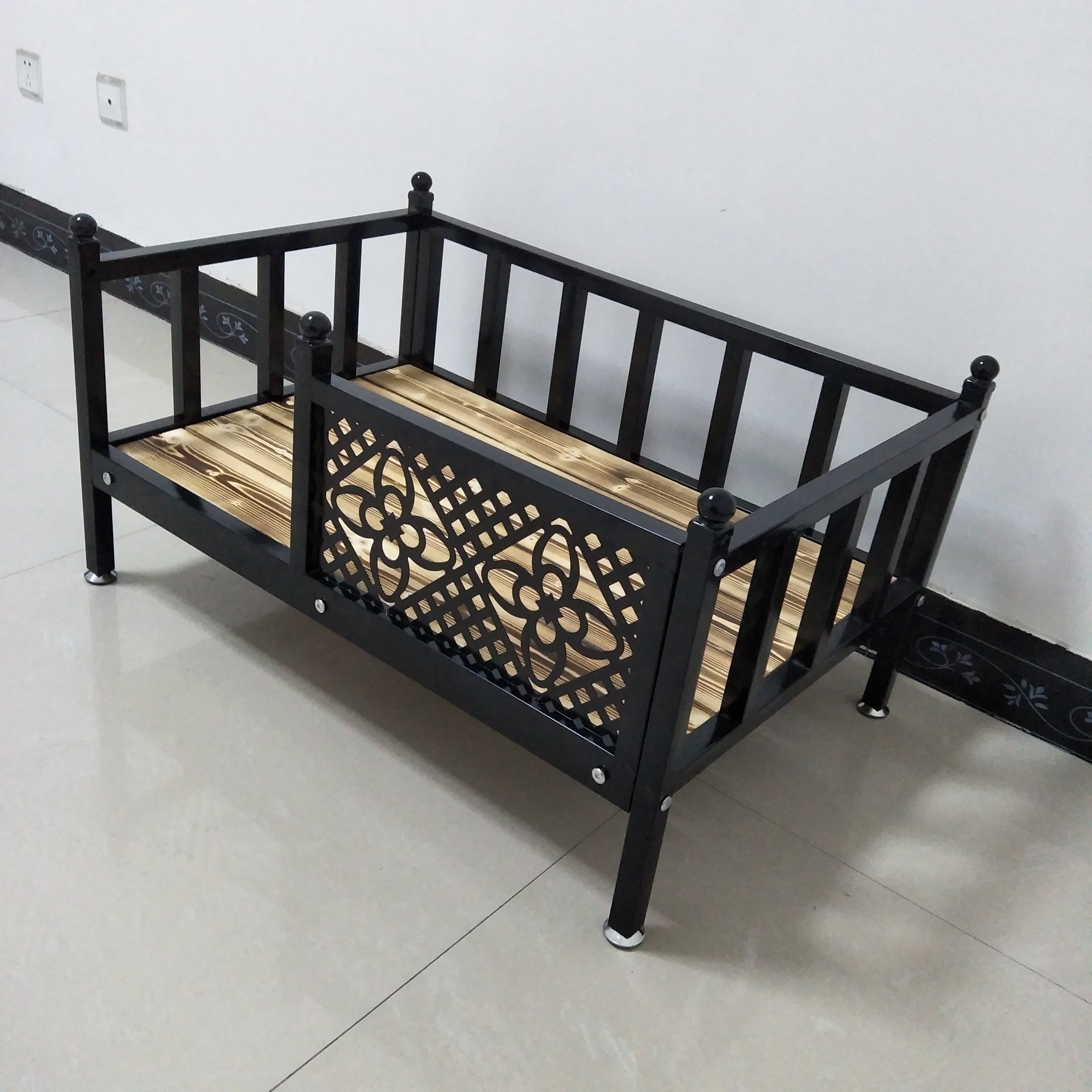 Special wrought iron dog bed cat bed small, medium and large pet supplies solid wood bed removable and washable bite-resistant moisture-proof pet nest