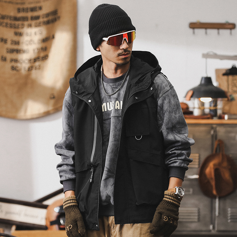 春のメンズ向けアメリカンレトロノースリーブベストジャケット、アウトドアタクティカル機能フード付きベスト