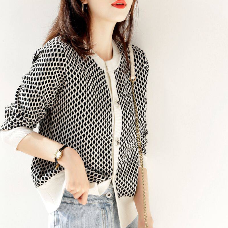 Knitted cardigan women's spring and autumn Korean version loose and thin all-match color matching temperament diamond lattice wool long-sleeved sweater coat