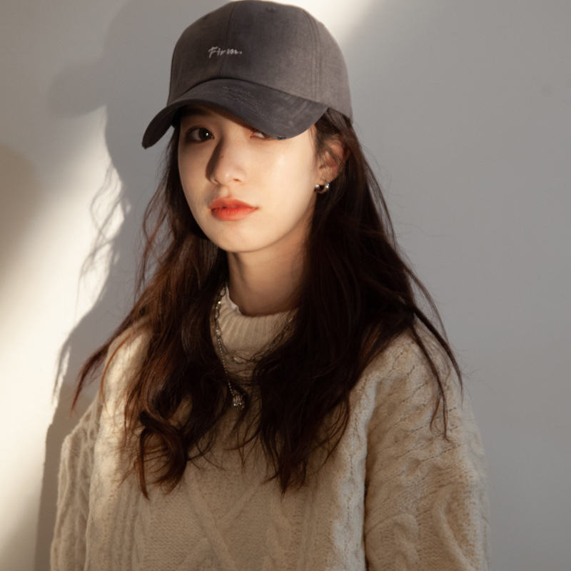 Canary Kiss Japanese letters embroidered duckhat couples and men and women with shade hats on street baseball caps