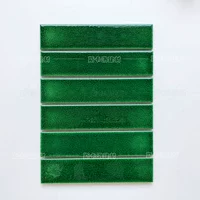 Темно -зеленый ледяной треск