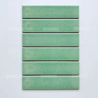 Светло -зеленый ледяной трещины