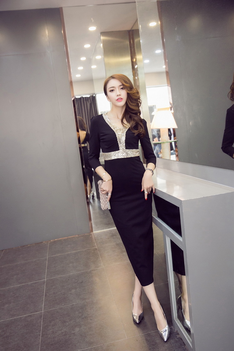 The 2015 autumn Fen New Sau San Sleek and Sexy V-Neck back on chip package and dress long skirt the girl in the red , the price and the picture L brand platters! The elections are supplied in the national character of distribution, so action, buy now enjoy more preferential! As soon as possible.