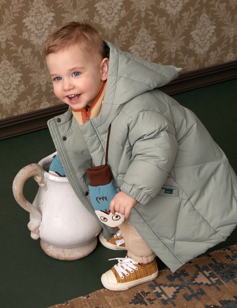 South Korean small and medium children's clothing 21 Winter new male and female baby pure color Lianhood The green medium long version of the down jacket jacket