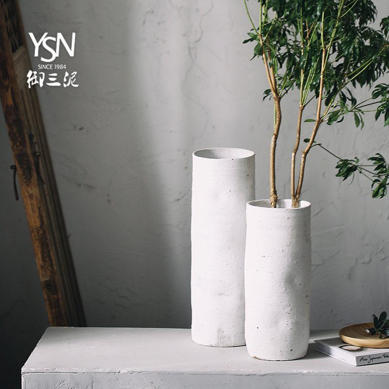 Royal three mud dry flower vase furnishing articles Japan gives zen pottery decorative flower coarse pottery contracted white hand