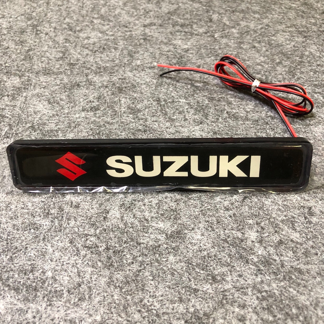 Suzuki Tianyu SX4 Shangyue Swiftlet Qiyuefeng Yuliana LED China net logo luminous car logo with lamp decoration