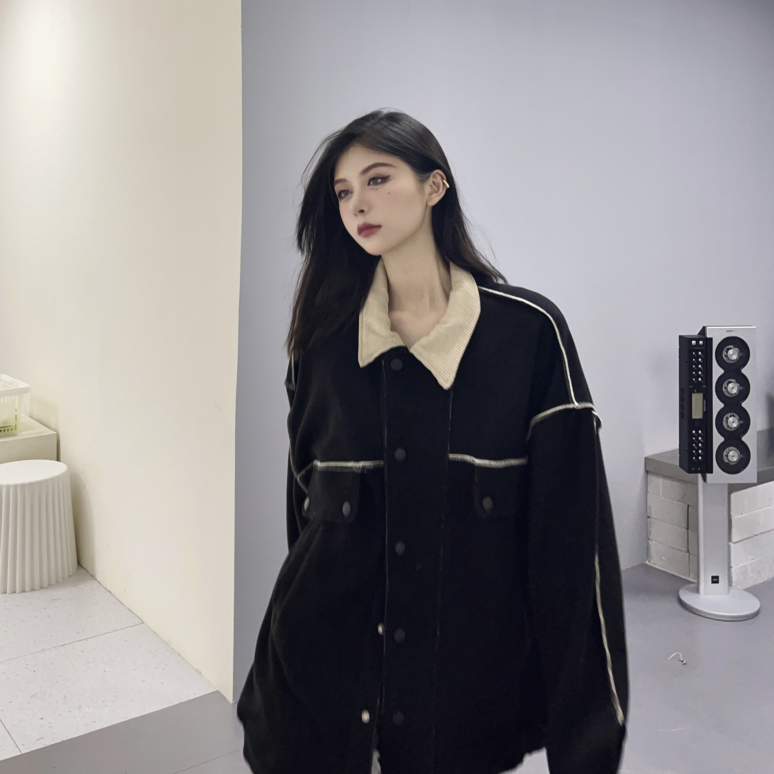 Autumn high-end stitching jacket women's 2022 new Korean version of the niche design sense of color contrast loose jacket top trend