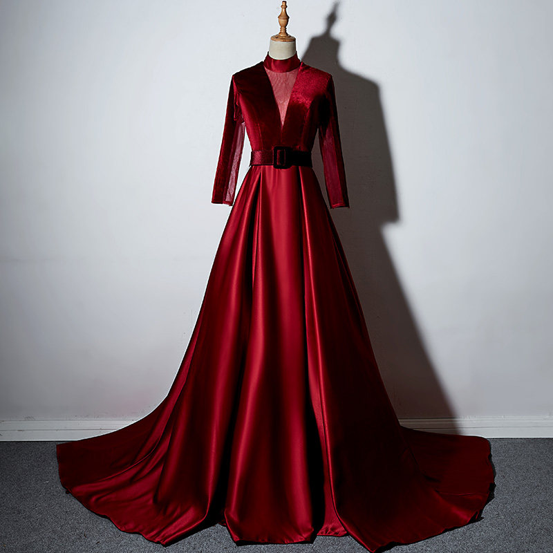 (Red) High-end custom bridal toast with red hewn sleeveless long sleeve banquet host evening gown
