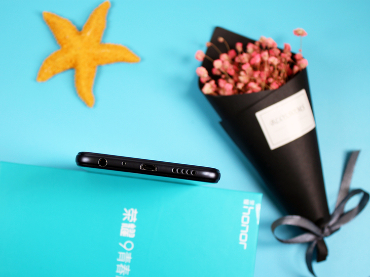 四镜头千元全面屏 手机荣耀9青春版评测