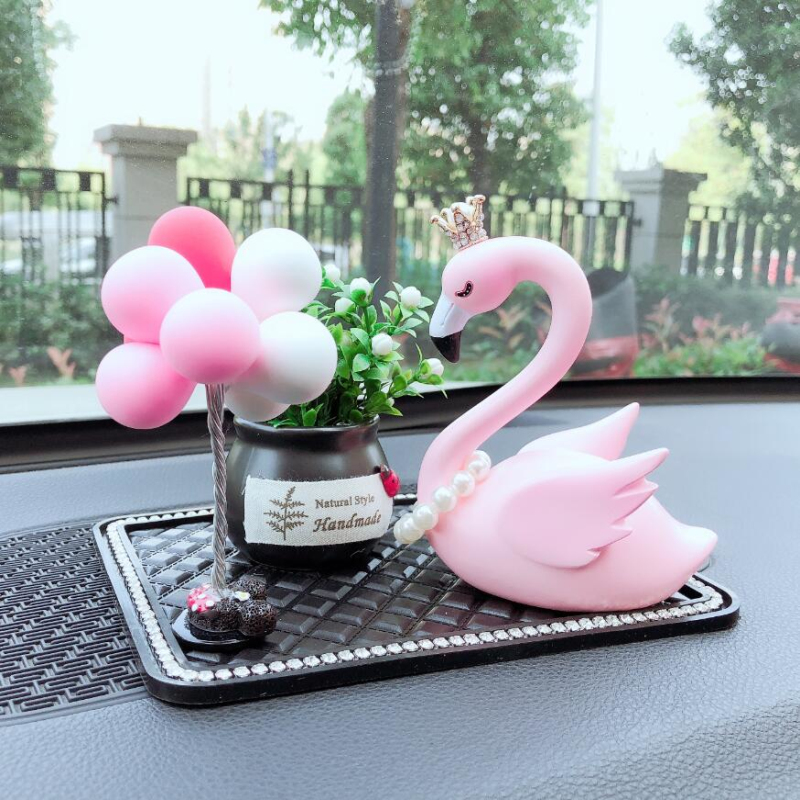Sáng tạo dễ thương flamingo trang trí xe phụ kiện xe lông bên trong bảng điều khiển trung tâm cá nhân trang trí bong bóng - Ô tô nội thất Accesseries nệm xe hơi 7 chỗ