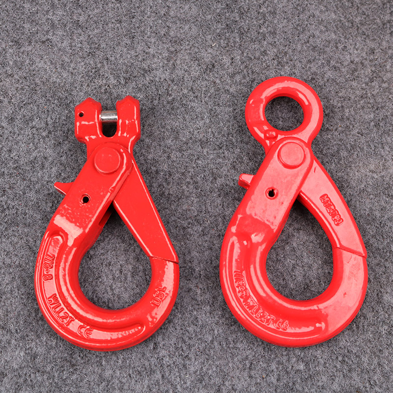 European eye hook - type moulding horn safe hook - American self - lock hook lifting hook G80 oil field chain grab hook
