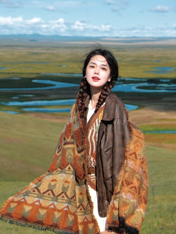 Maillard Scarf for Women, Winter Ethnic Style Xinjiang and Tibet Shawl, Women's Retro Outfit for Travel in Western Sichuan and Yunnan Maillard Scarf for Women, Winter Ethnic Style Xinjiang and Tibet Shawl, Women's Retro Outfit for Travel in Western Sichuan and Yunnan