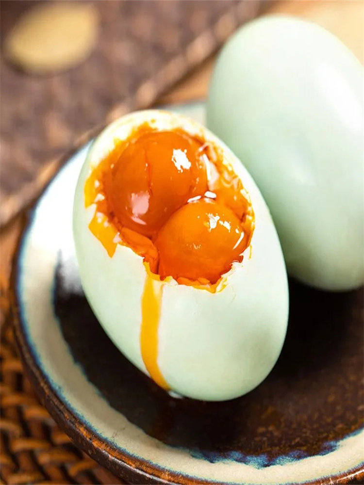 XXS Salted Duck Eggs, Authentic and Rich in Oil, Whole Box of Double-Yolk Salted Duck Eggs, Double-Yolk Salted Eggs, Cooked Salted Egg Yolks, Non-Raw Roasted Sea Duck Eggs