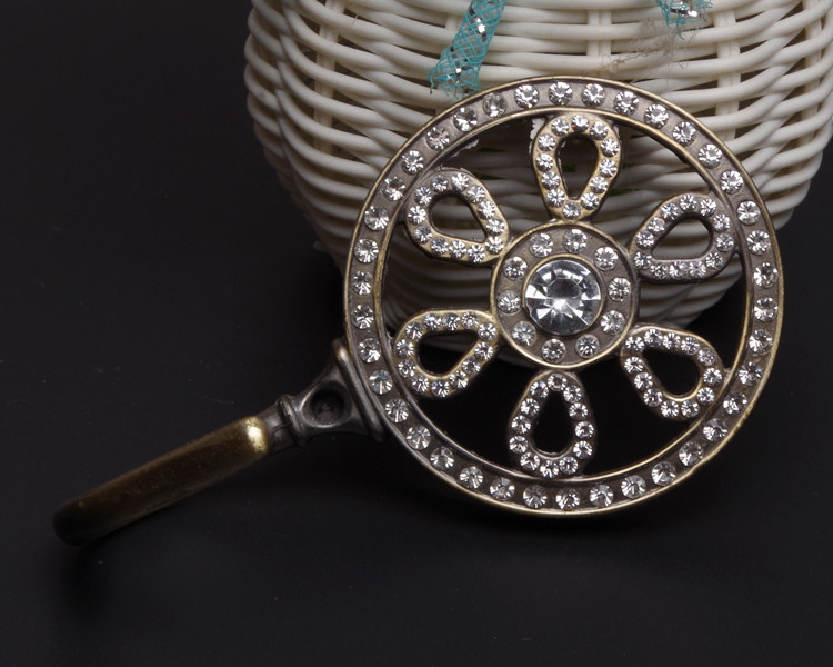 Curtain wall hook hook hook with drilling dotted metal small leaf wall hook shape