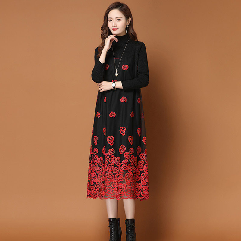 Embroidery knitted dress girl 2023 autumn and winter new thickening medium and long knee knitting tide