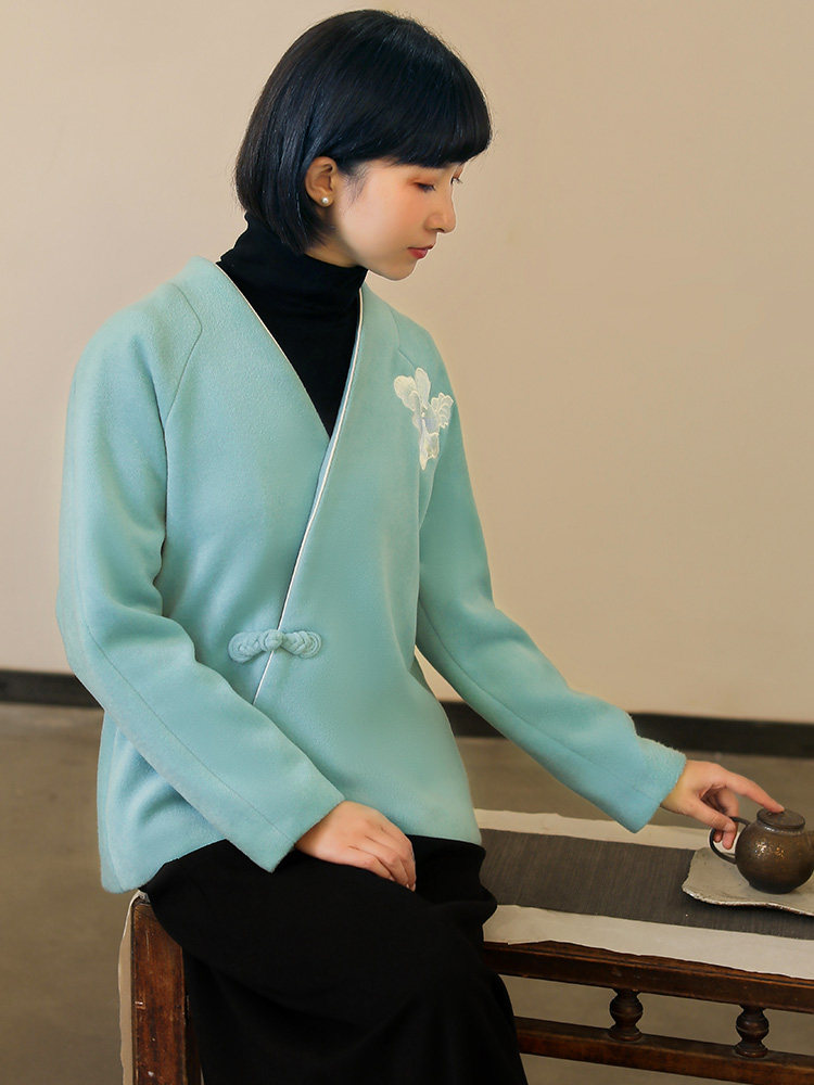 Chinese style tea clothing women's tea art clothing Tang suit Hanfu women's improved cross-neck woolen jacket national style coat autumn