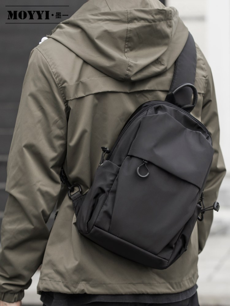 mk Ifashion tide bomb casual man's chest bag male bag bag bag male mailbag bag